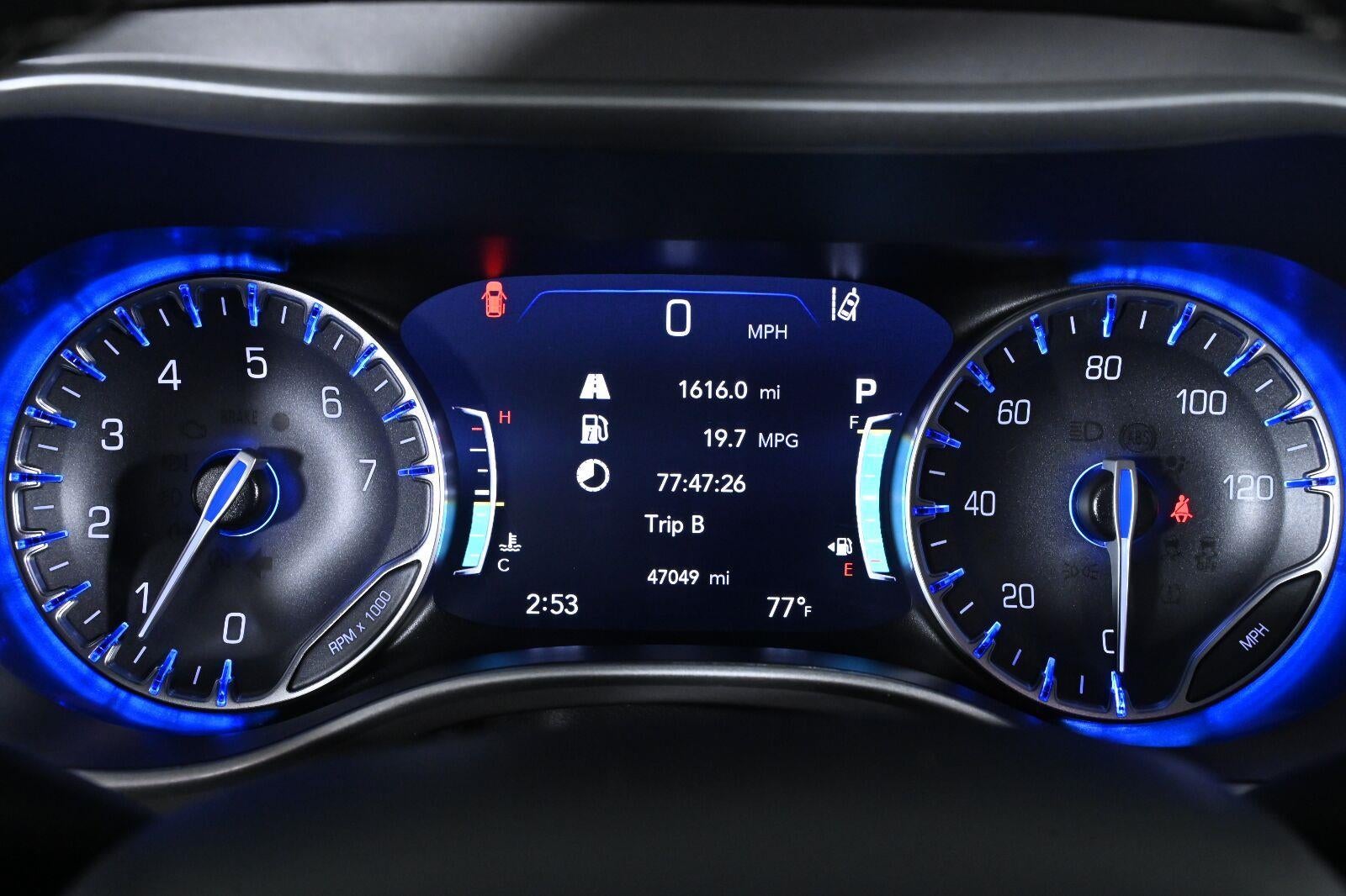 2025 Chrysler Pacifica Select