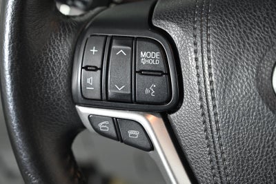 2017 Toyota Sienna XLE 8-Passenger