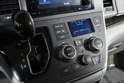 2017 Toyota Sienna XLE 8-Passenger