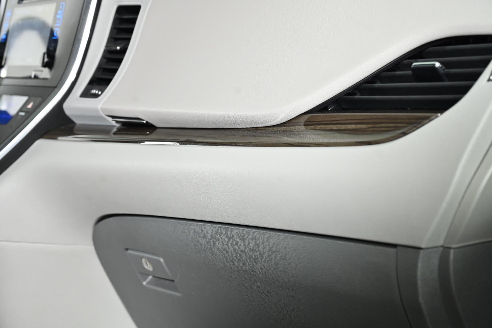 2017 Toyota Sienna XLE 8-Passenger