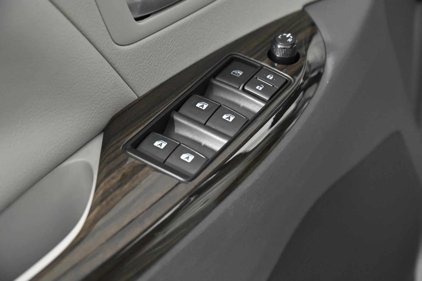 2017 Toyota Sienna XLE 8-Passenger