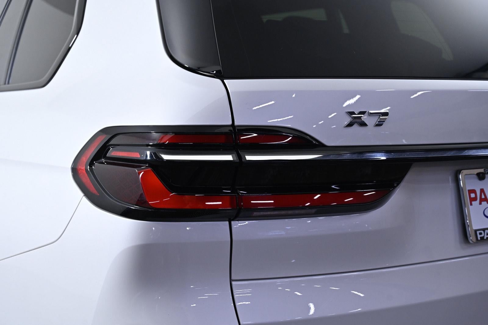 2023 BMW X7 M60i
