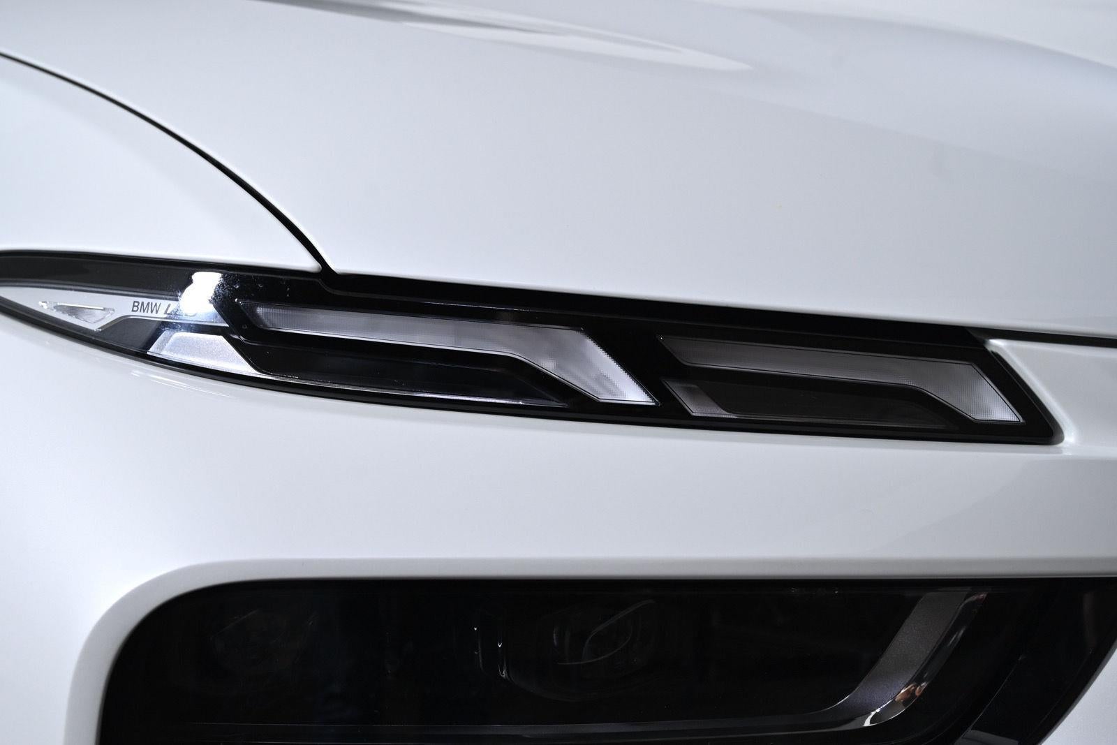 2023 BMW X7 M60i