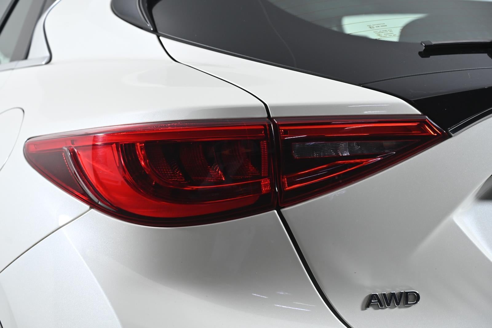 2019 INFINITI QX30 LUXE