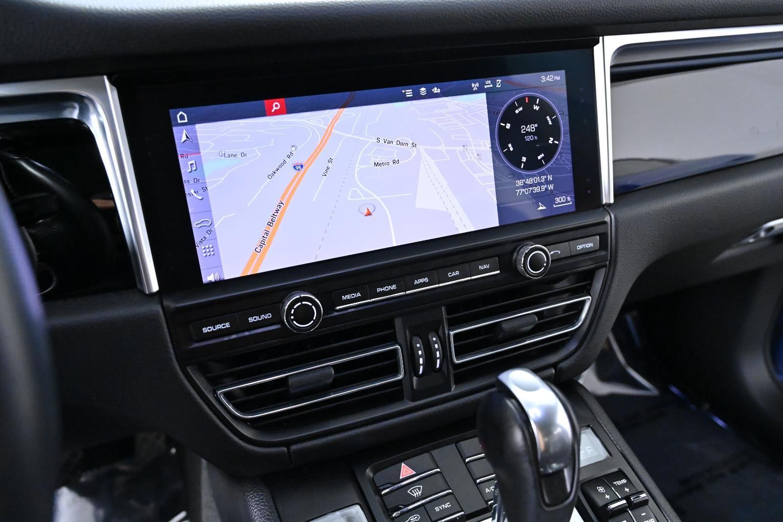 2021 Porsche Macan AWD