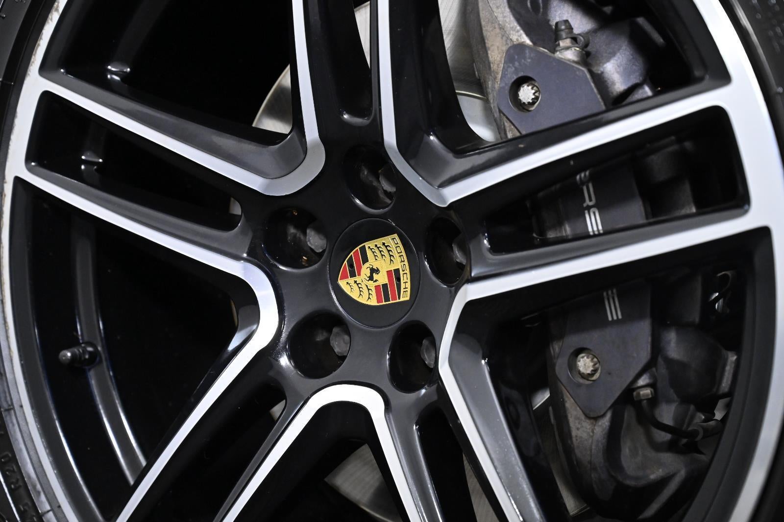 2021 Porsche Macan AWD