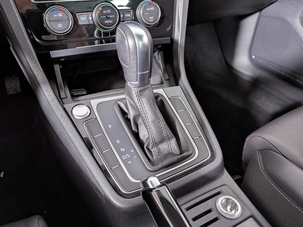 2015 Volkswagen Golf SportWagen S