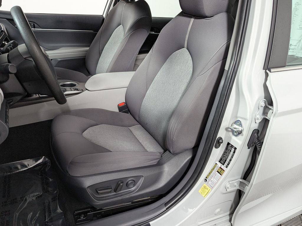 2022 Toyota Camry Hybrid LE