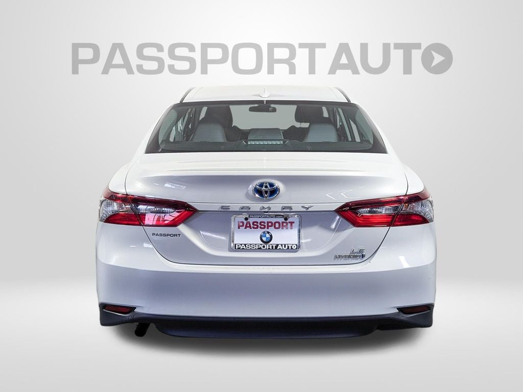 2022 Toyota Camry Hybrid LE