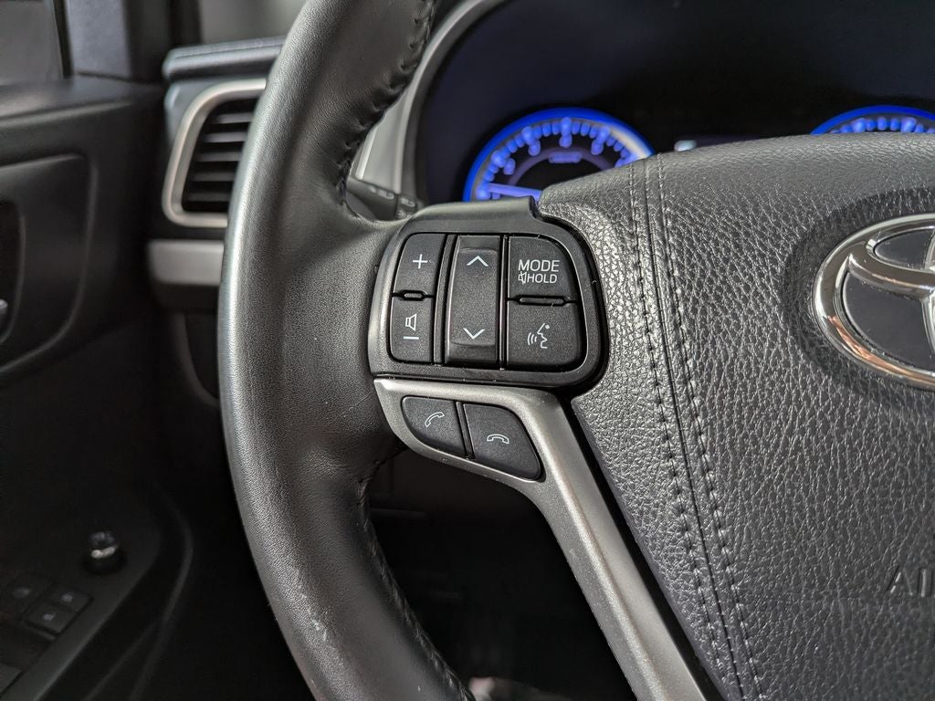 2019 Toyota Highlander SE