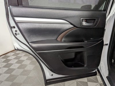 2019 Toyota Highlander SE