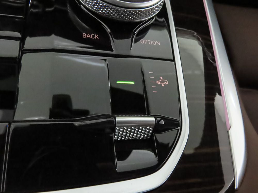 2025 BMW X7 M60i