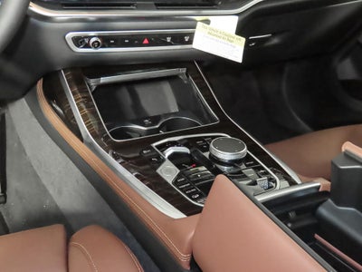 2025 BMW X7 M60i