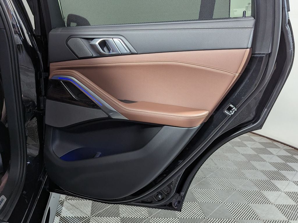 2025 BMW X6 xDrive40i