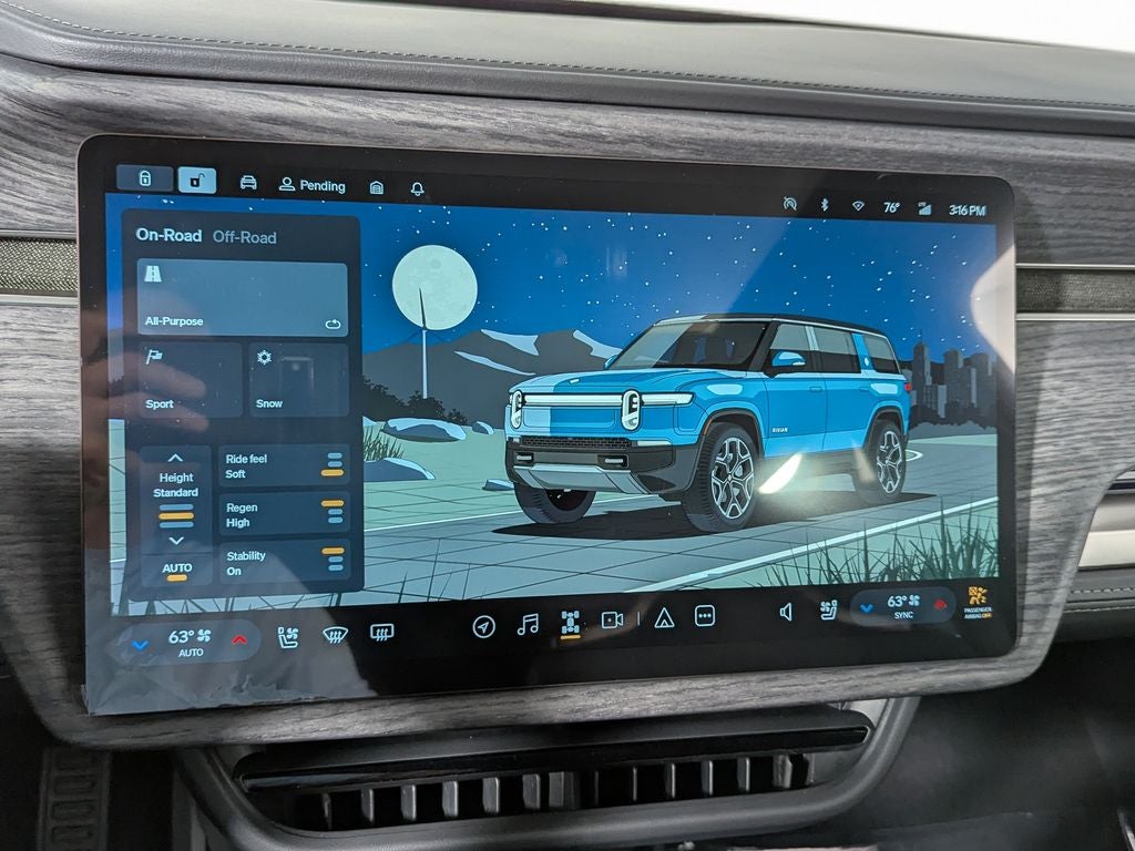 2026 Rivian R1S Base