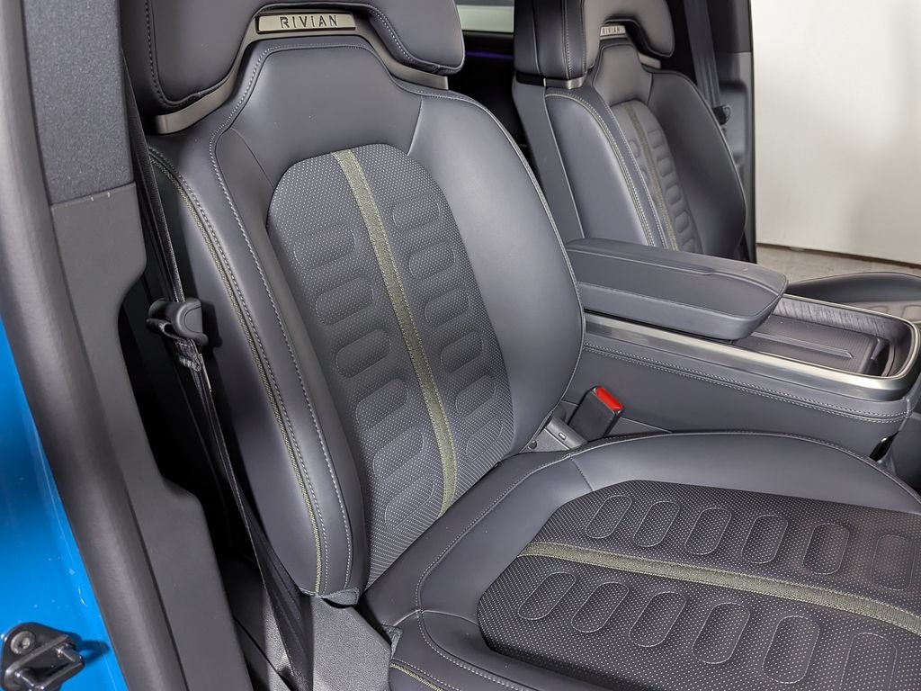 2026 Rivian R1S Base