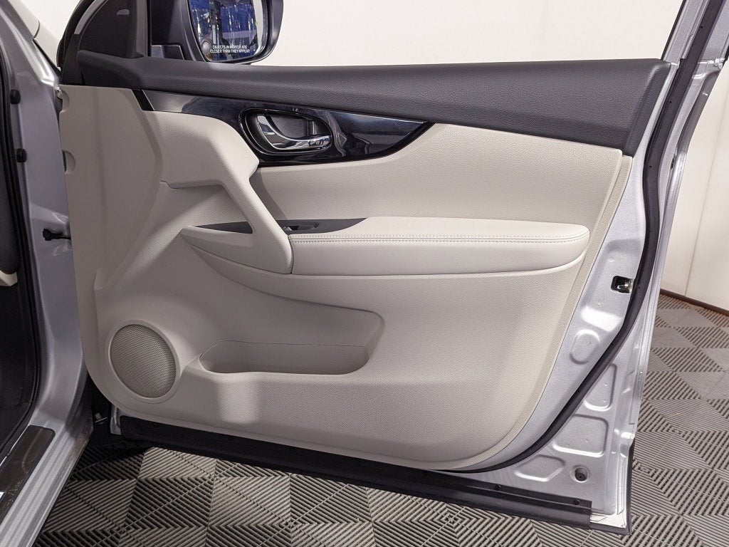 2022 Nissan Rogue Sport SV
