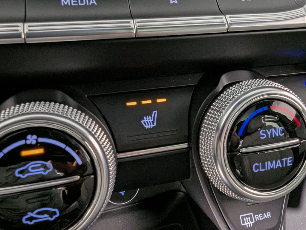 2022 Genesis G70 2.0T