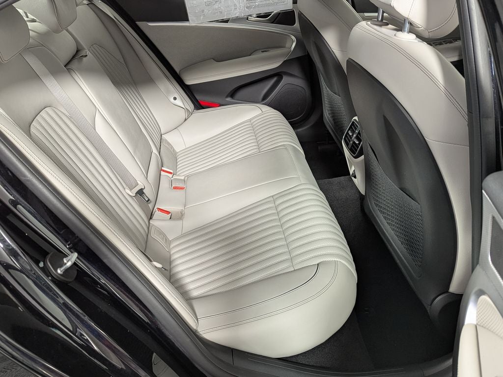 2022 Genesis G70 2.0T