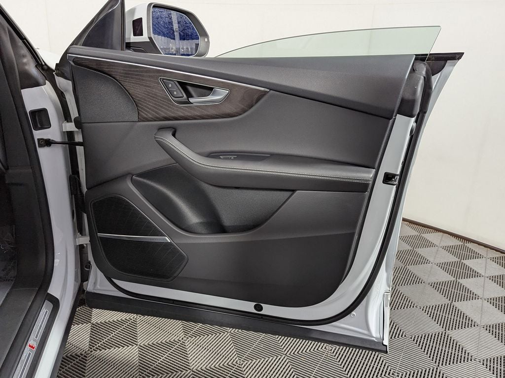 2023 Audi Q8 55 Premium Plus quattro