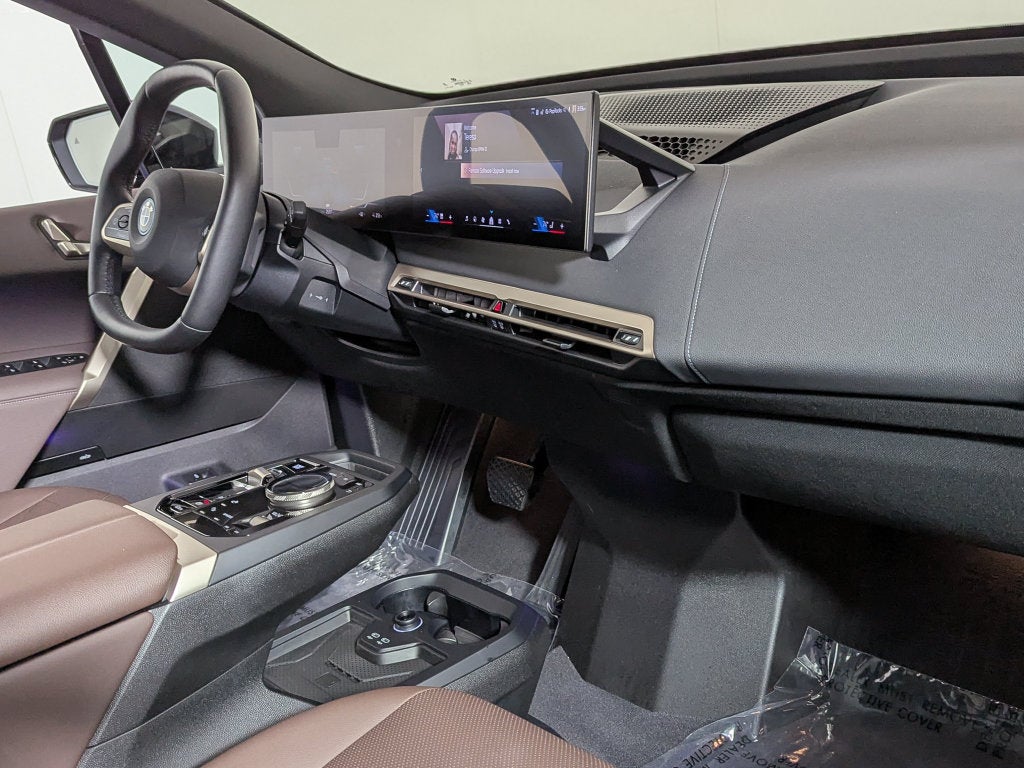 2025 BMW iX xDrive50