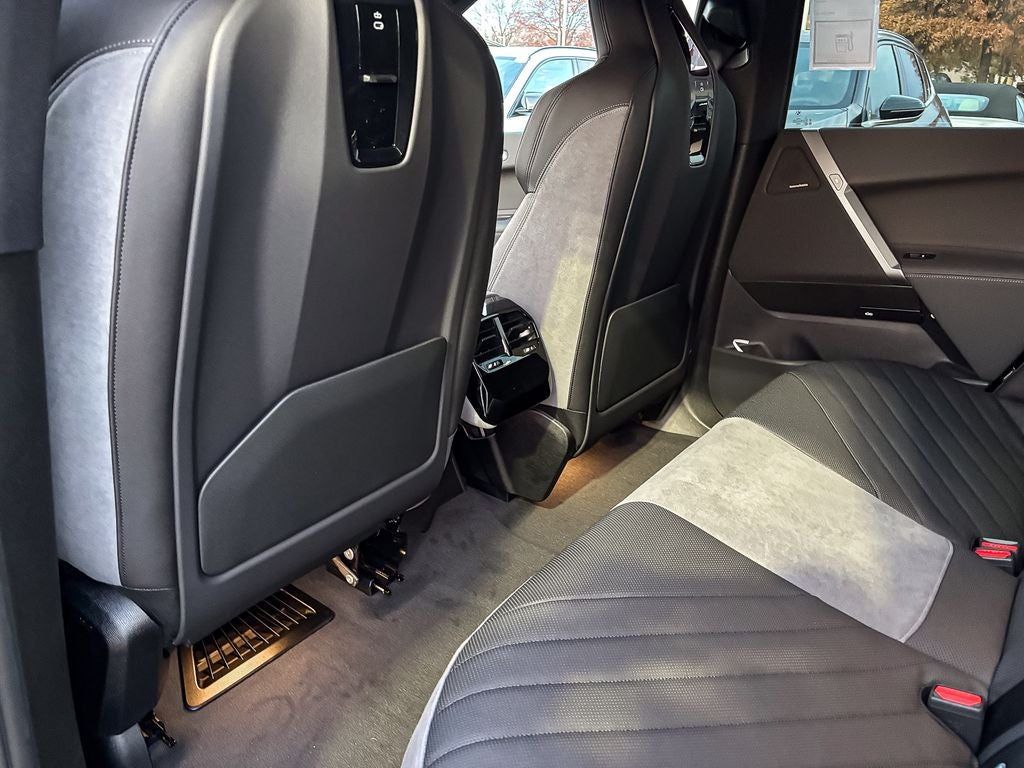 2026 BMW iX xDrive45