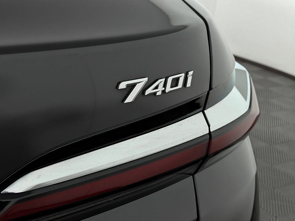 2023 BMW 740i 740i