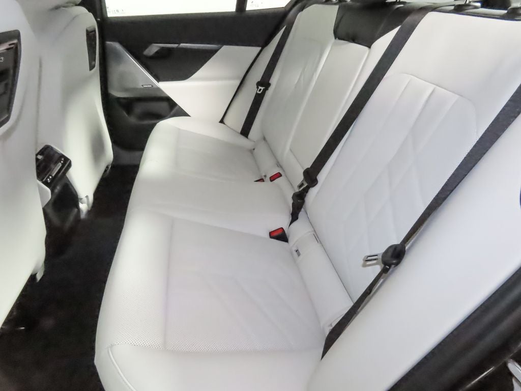2025 BMW 530i 530i xDrive