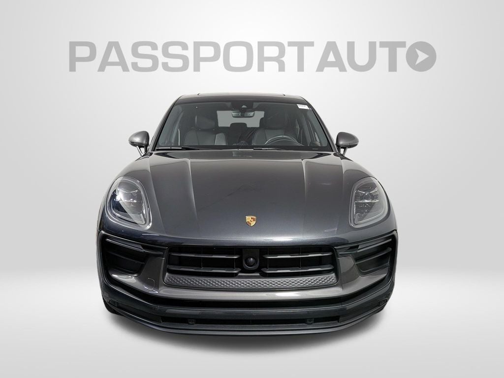2025 Porsche Macan Base