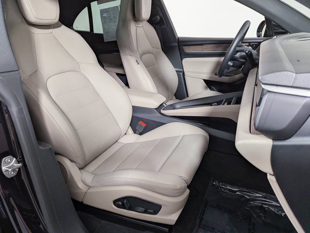2025 Porsche Macan Electric 4