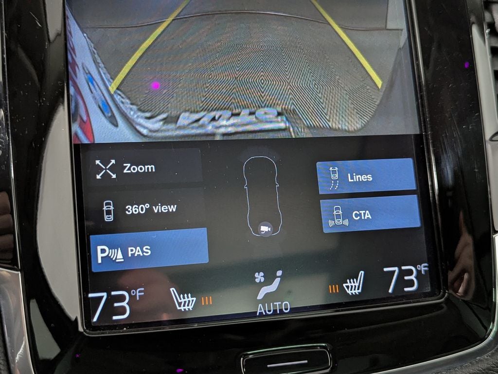 2016 Volvo XC90 T6 Momentum