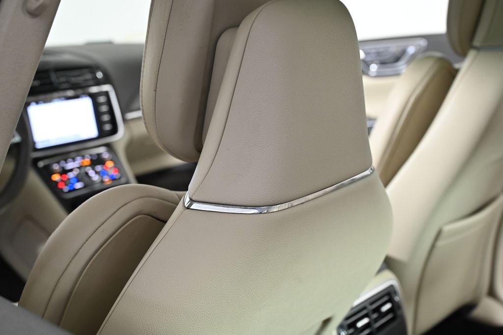 2017 Lincoln Continental Base