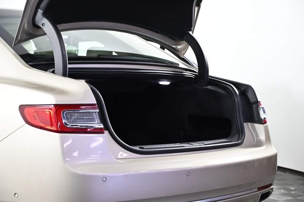 2017 Lincoln Continental Base