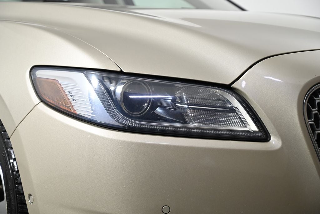 2017 Lincoln Continental Base