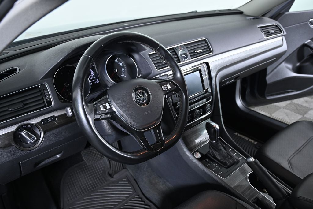 2017 Volkswagen Passat 1.8T SE