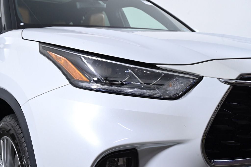 2022 Toyota Highlander Hybrid Platinum