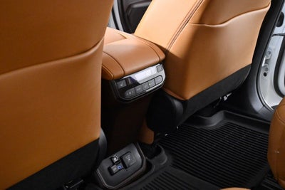 2022 Toyota Highlander Hybrid Platinum