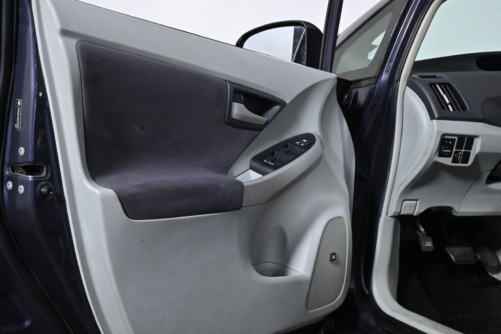 2010 Toyota Prius III