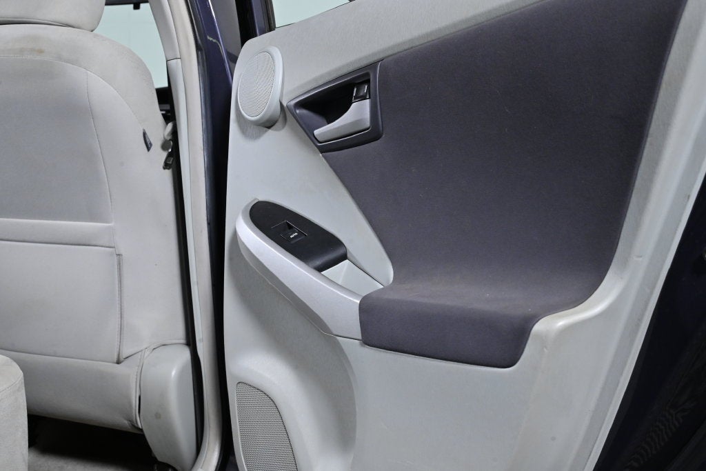 2010 Toyota Prius III