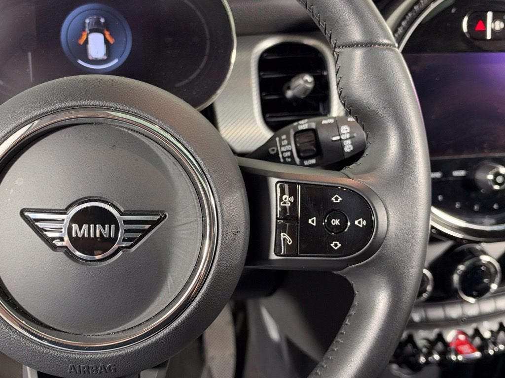 2024 MINI HARDTOP 2 DOOR Base