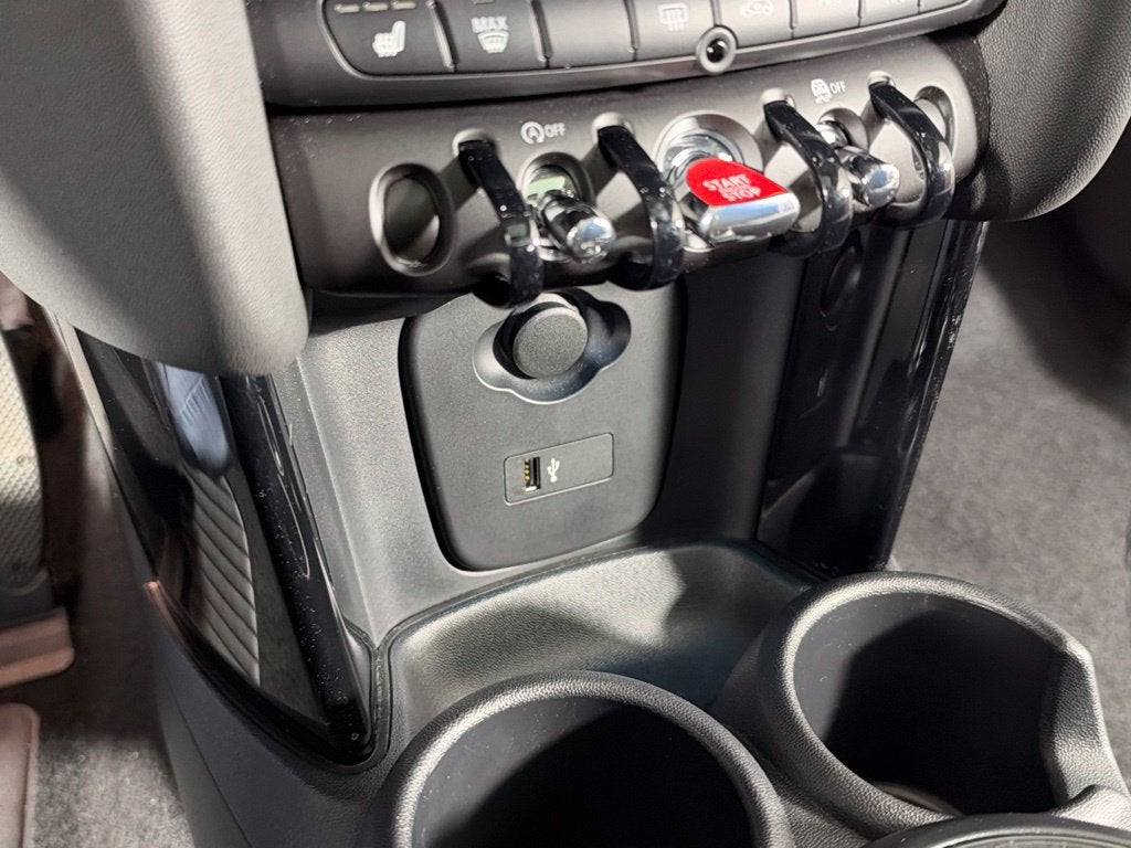 2024 MINI HARDTOP 2 DOOR Base