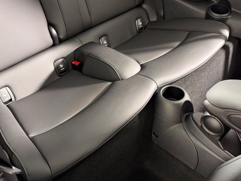 2024 MINI HARDTOP 2 DOOR Base