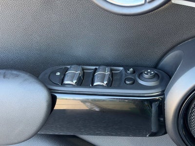2024 MINI HARDTOP 4 DOOR Base