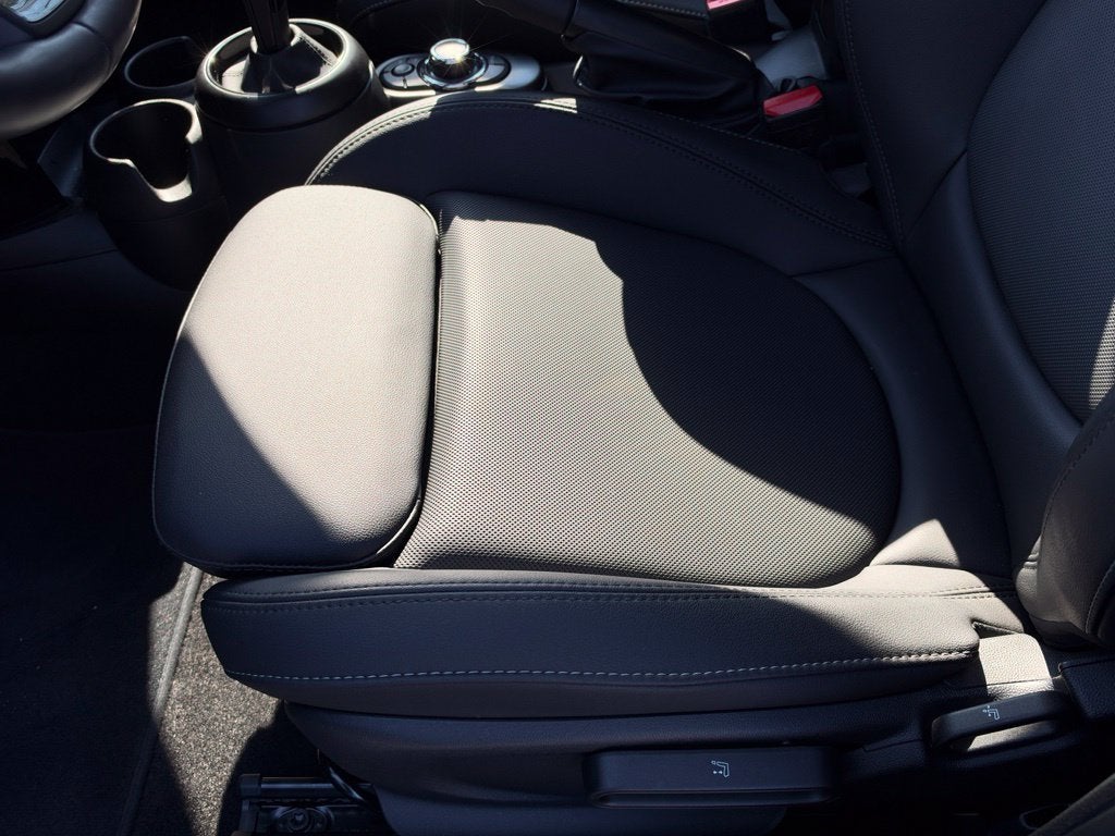 2024 MINI HARDTOP 4 DOOR Base