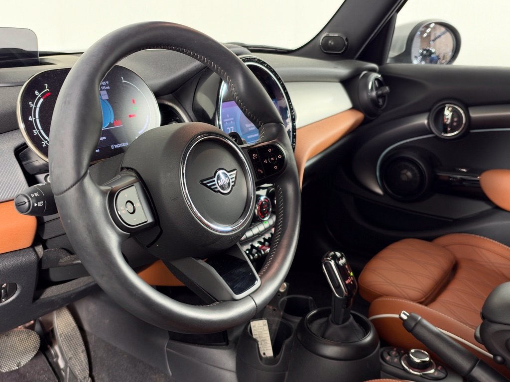 2024 MINI HARDTOP 4 DOOR Base