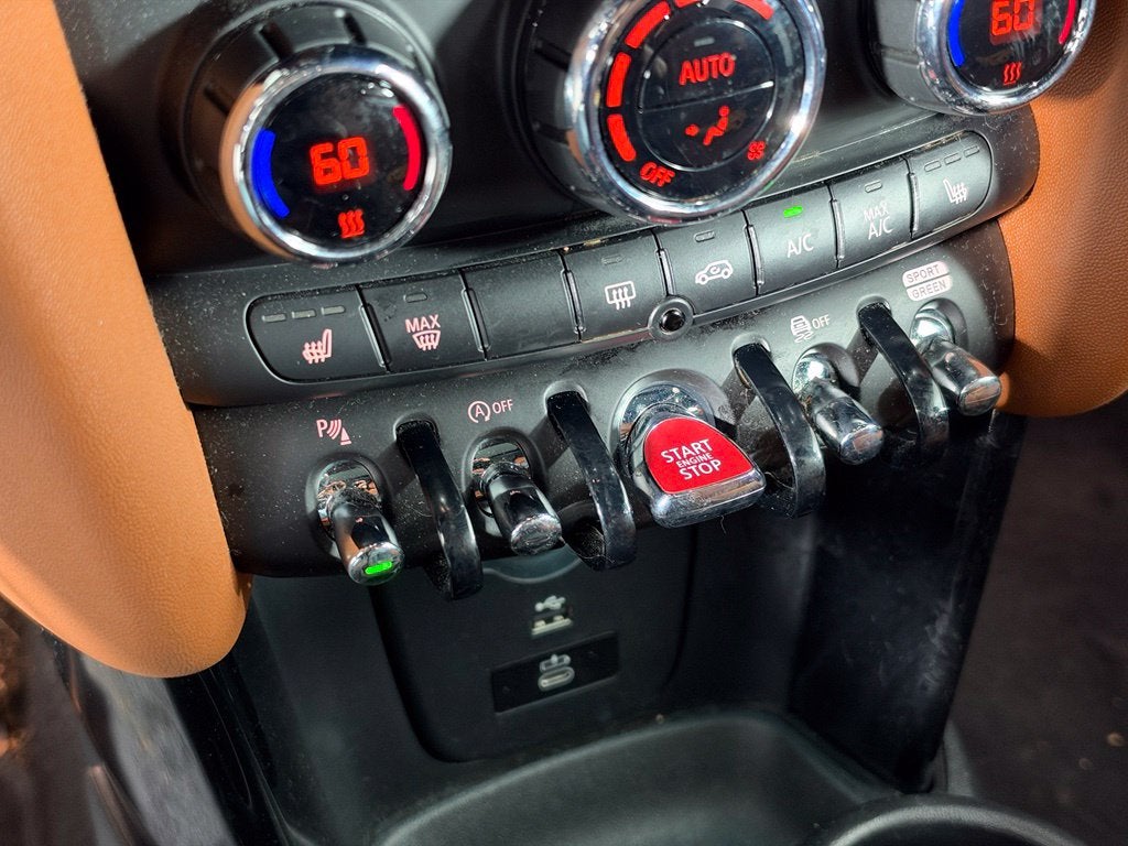 2024 MINI HARDTOP 4 DOOR Base