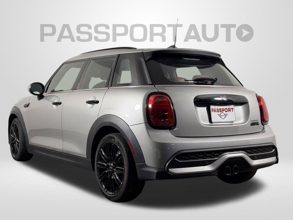 2024 MINI HARDTOP 4 DOOR Base
