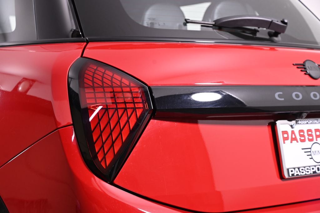 2025 MINI 4 Door Cooper S Iconic JCW Style