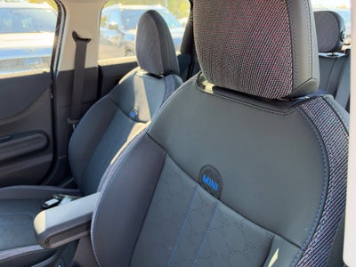 2025 MINI HARDTOP 4 DOOR Base