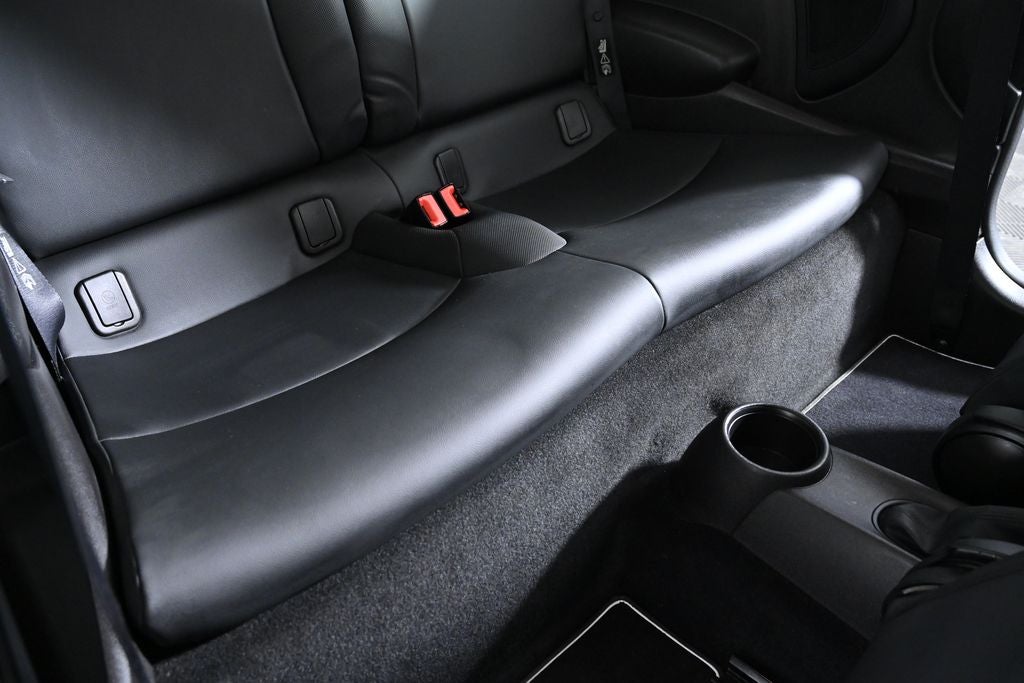 2011 MINI HARDTOP 2 DOOR 2dr Cpe